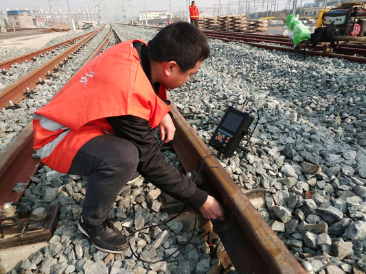 Deteksi Kereta Api Dengan Jalur Pengelasan Seam Tujuan Tandem Scanner Digital Ultrasonik Defect Detector