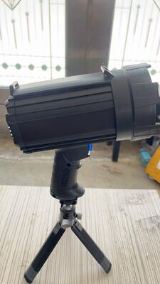 Dengan Gaya Pengisian Daya Genggam Berdiri Lampu LED-UV