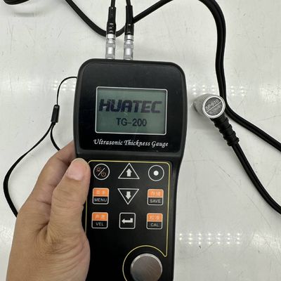 TG-200 Presisi Tinggi Melalui Lapisan Ultrasonik Wall Thickness Gauge Opsional Cast Iron High Temp Probes Peralatan Pemeriksaan Pembangunan Kapal Petroleum