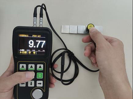 TG-5100D Industrial Ultrasonic Thickness Tester dengan Real Time A-SCAN B SCAN, OLED True Color Screen Instrumen NDT Akurasi Tinggi