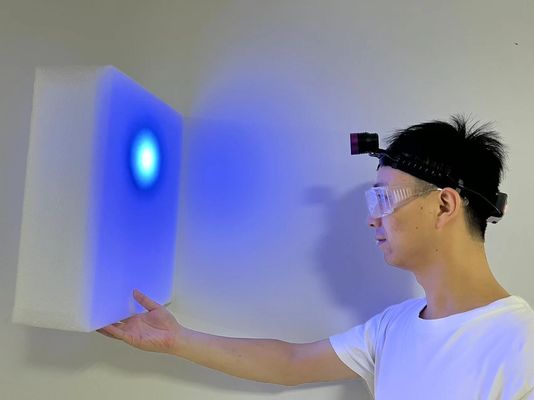 Lampu LED UV DG-90H 365nm yang Dipasang di Helm 8000uw/cm² Lampu NDT Bebas Genggam