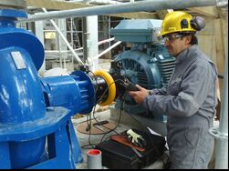 TU3 High Precision Laser Alignment System Resolusi 0,001mm Inclinometer Sensor Simulasi Pertumbuhan Termal Laporan PDF Instrumen Kalibrasi Poros