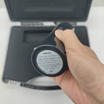 Kalibrator Getaran Digunakan untuk Mengkalibrasi Transduser Getaran Kecil