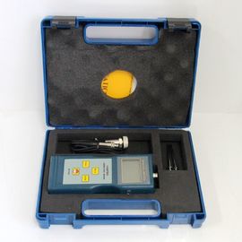 Tester getaran multi fungsi untuk pembacaan yang akurat 10Hz hingga 1KHz 10Hz hingga 10KHz 0.1-200m/s Indikator Baterai Rendah
